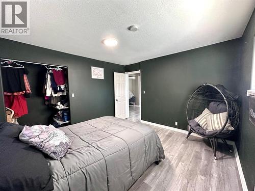 411 7Th Avenue, Castlegar, BC - Indoor Photo Showing Bedroom