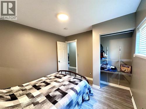 411 7Th Avenue, Castlegar, BC - Indoor Photo Showing Bedroom