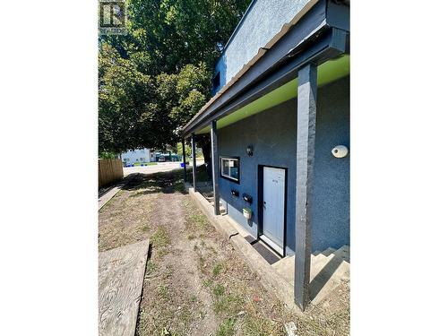 411 7Th Avenue, Castlegar, BC - Outdoor