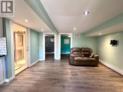 411 7Th Avenue, Castlegar, BC - Indoor