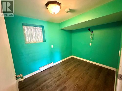 411 7Th Avenue, Castlegar, BC - Indoor Photo Showing Other Room