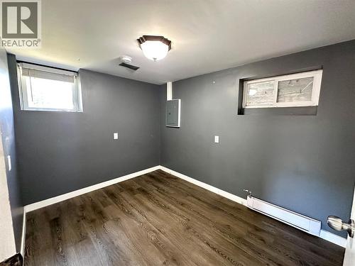 411 7Th Avenue, Castlegar, BC - Indoor Photo Showing Other Room
