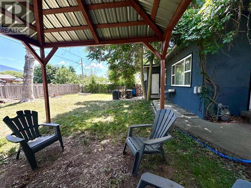 411 7Th Avenue, Castlegar, BC - Outdoor