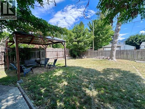 411 7Th Avenue, Castlegar, BC - Outdoor