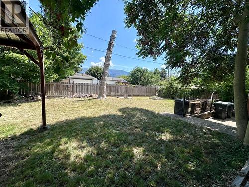 411 7Th Avenue, Castlegar, BC - Outdoor