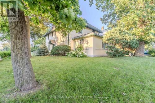 5214 Third Avenue, Niagara Falls, ON - Outdoor