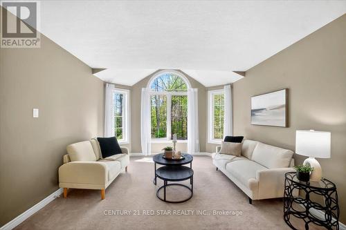 1775 Loretta Avenue, Severn, ON - Indoor Photo Showing Living Room