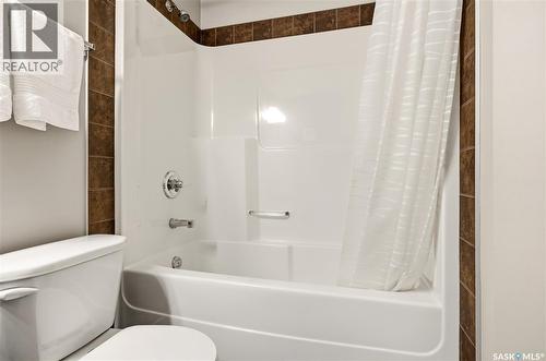 1237 Grey Street, Regina, SK - Indoor Photo Showing Bathroom