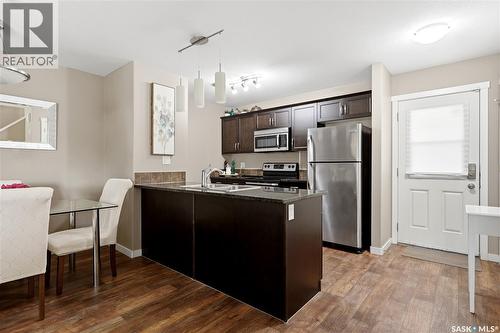 1237 Grey Street, Regina, SK - Indoor Photo Showing Kitchen
