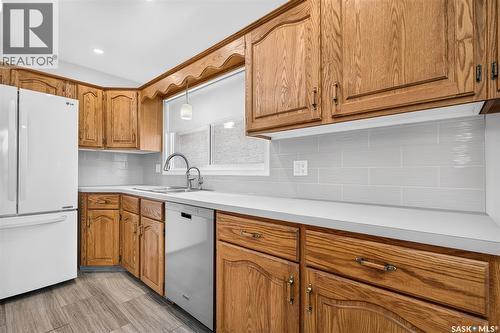 1027 Vaughan Street, Moose Jaw, SK - Indoor Photo Showing Kitchen