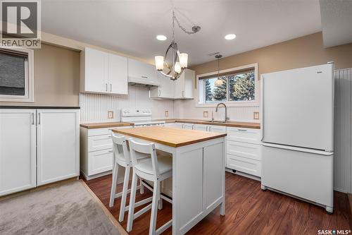 1027 Vaughan Street, Moose Jaw, SK - Indoor Photo Showing Kitchen