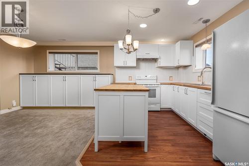 1027 Vaughan Street, Moose Jaw, SK - Indoor Photo Showing Kitchen