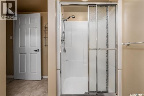 1027 Vaughan Street, Moose Jaw, SK - Indoor Photo Showing Bathroom