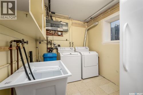 1027 Vaughan Street, Moose Jaw, SK - Indoor Photo Showing Laundry Room