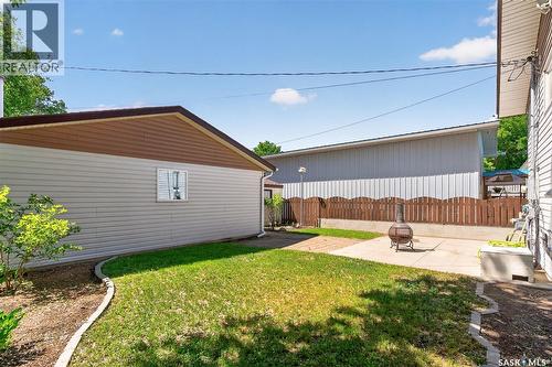 1027 Vaughan Street, Moose Jaw, SK - Outdoor With Exterior