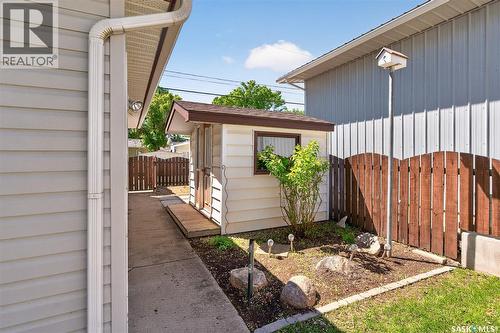 1027 Vaughan Street, Moose Jaw, SK - Outdoor With Exterior