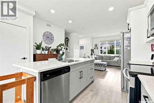 178 Rosewood Boulevard E, Saskatoon, SK - Indoor Photo Showing Kitchen With Double Sink