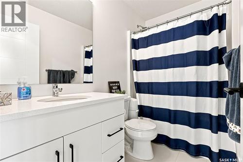 178 Rosewood Boulevard E, Saskatoon, SK - Indoor Photo Showing Bathroom