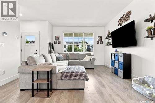 178 Rosewood Boulevard E, Saskatoon, SK - Indoor Photo Showing Living Room