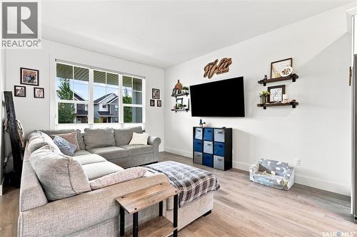 178 Rosewood Boulevard E, Saskatoon, SK - Indoor Photo Showing Living Room