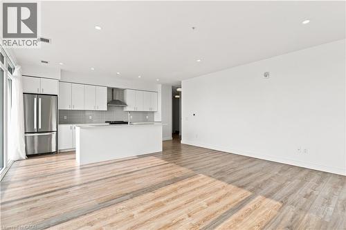50 Grand Avenue S Unit# 713, Cambridge, ON - Indoor Photo Showing Kitchen