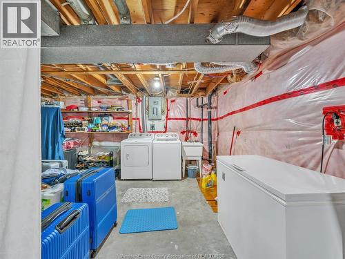 1615 Curry, Windsor, ON - Indoor Photo Showing Laundry Room