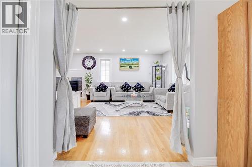 2759 Mckay Avenue, Windsor, ON - Outdoor