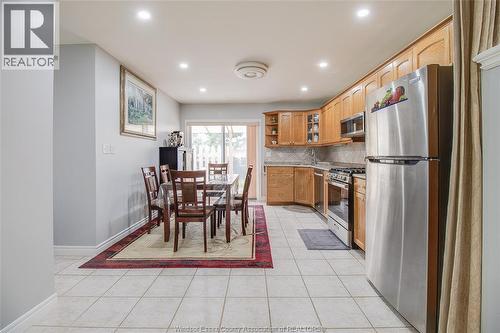 2759 Mckay Avenue, Windsor, ON - Indoor Photo Showing Living Room