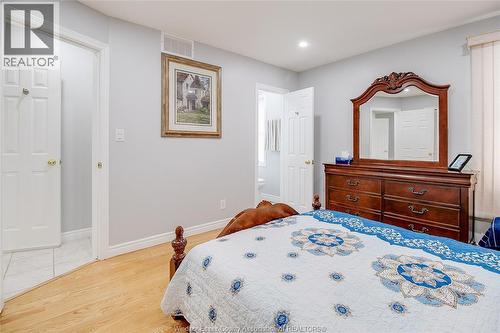 2759 Mckay Avenue, Windsor, ON - Indoor Photo Showing Bedroom