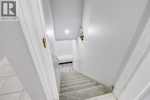 2759 Mckay Avenue, Windsor, ON - Indoor Photo Showing Kitchen