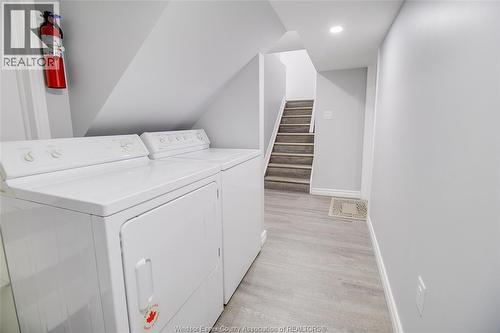 2759 Mckay Avenue, Windsor, ON - Indoor Photo Showing Bathroom