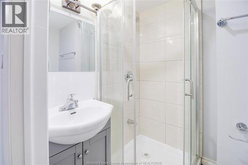 2759 Mckay Avenue, Windsor, ON - Indoor