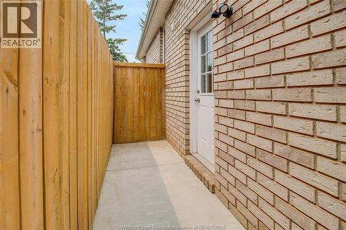2759 Mckay Avenue, Windsor, ON - Outdoor