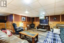 Basement recreation room - 