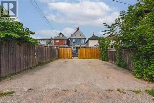 218 Grosvenor Avenue N, Hamilton, ON - Outdoor