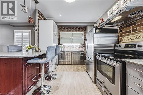 218 Grosvenor Avenue N, Hamilton, ON - Indoor Photo Showing Kitchen