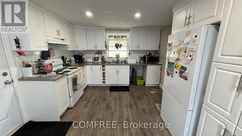 21 Monroe Avenue, Cornwall, ON - Indoor Photo Showing Kitchen