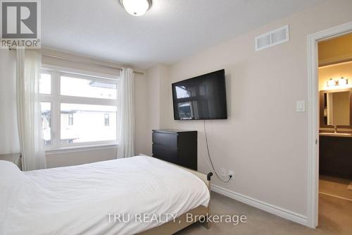 304 Malmo Private, Ottawa, ON - Indoor Photo Showing Bedroom