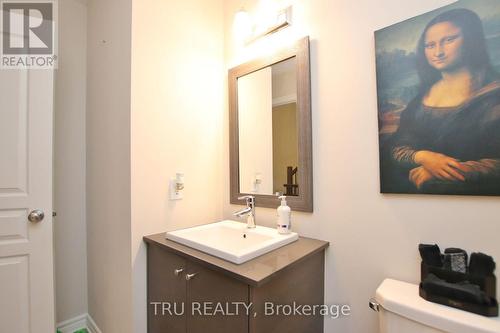 304 Malmo Private, Ottawa, ON - Indoor Photo Showing Bathroom