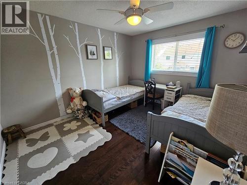 20 Bird Court, Cambridge, ON - Indoor Photo Showing Bedroom