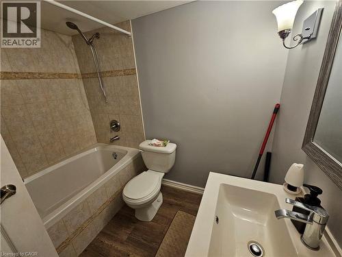 Full bath in basement - 20 Bird Court, Cambridge, ON - Indoor Photo Showing Bathroom