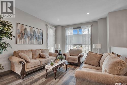 537 Mickelson Lane, Warman, SK - Indoor Photo Showing Living Room