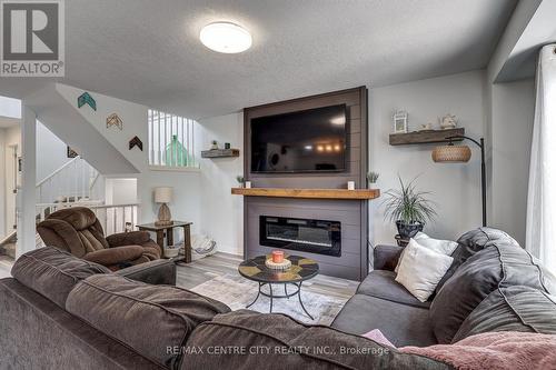 15 Schreyer Drive, St. Thomas, ON - Indoor Photo Showing Living Room With Fireplace