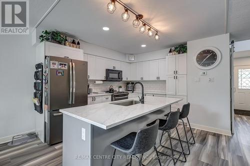 15 Schreyer Drive, St. Thomas, ON - Indoor Photo Showing Kitchen