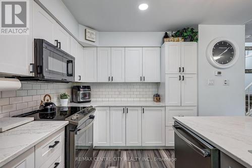15 Schreyer Drive, St. Thomas, ON - Indoor Photo Showing Kitchen