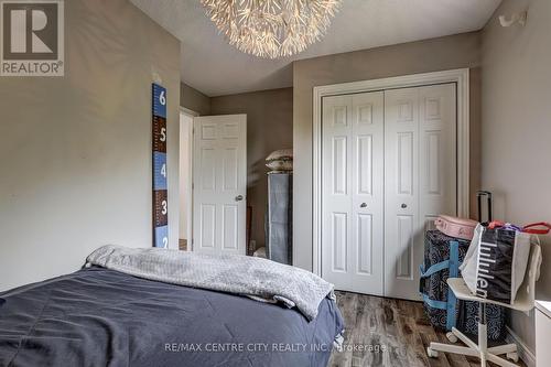 15 Schreyer Drive, St. Thomas, ON - Indoor Photo Showing Bedroom