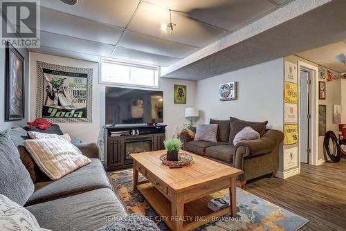 15 Schreyer Drive, St. Thomas, ON - Indoor Photo Showing Living Room