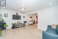 42 PIXLEY CRESCENT Toronto, ON M1E 3G6