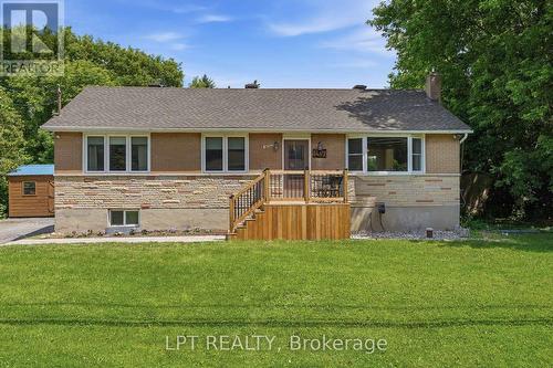 1467 MEADOW ROAD N  Ottawa, ON K4P 1B1