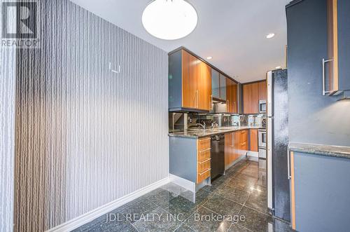 610 - 11 Everson Drive, Toronto, ON - Indoor Photo Showing Kitchen